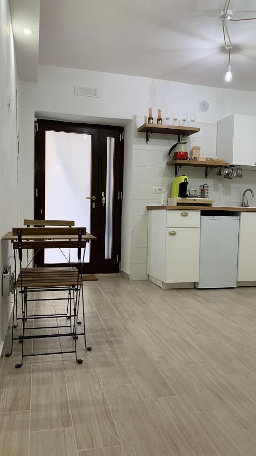 La Pelliccia Apartment Bari Exterior photo
